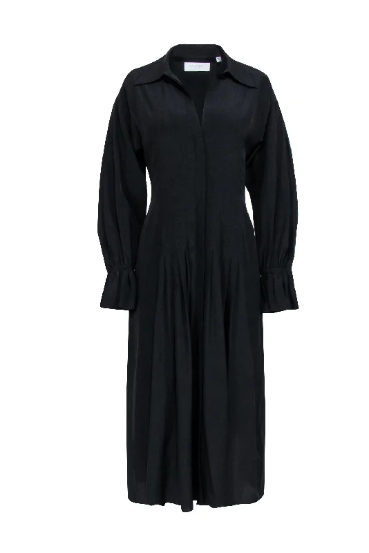 Shift Women Dress with a Simple and Classic Design for Everyday Wear Shift Women Dress with a Simple and Classic Design for Everyday Wear Equipment - Black Silk Pleated Midi Dress w/ Flared Sleeves Sz 6